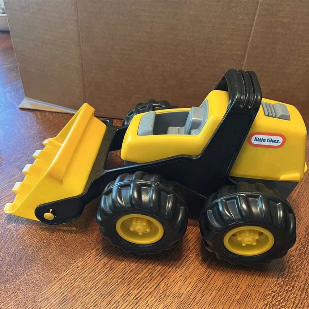 Vintage LITTLE TIKES Plastic Bulldozer Front Loader Toy Truck Construction 18”x9